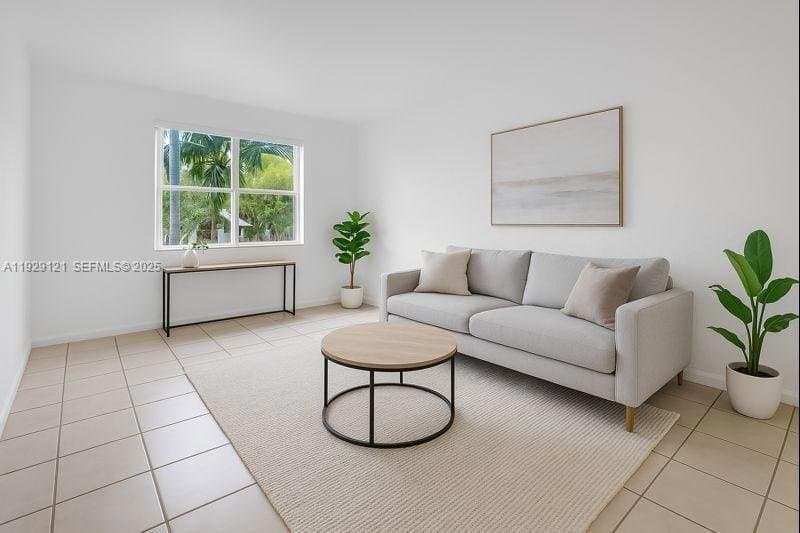 Hialeah Townhome: 17710 NW 73 ave