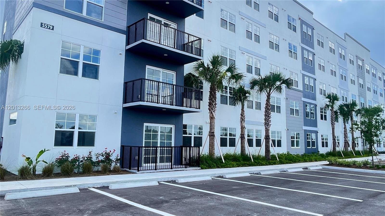 ORLANDO Condo: 5579 Millenia Park Blvd
