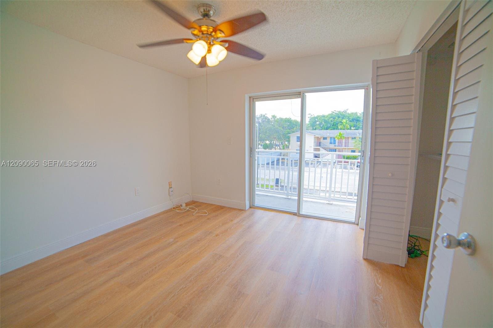 NORTH MIAMI BEACH Condo: 2050 NE 140th St