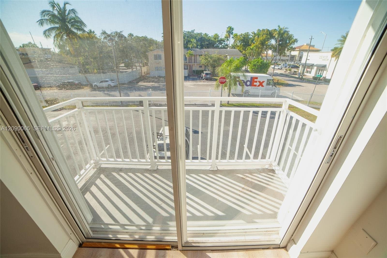 NORTH MIAMI BEACH Condo: 2050 NE 140th St