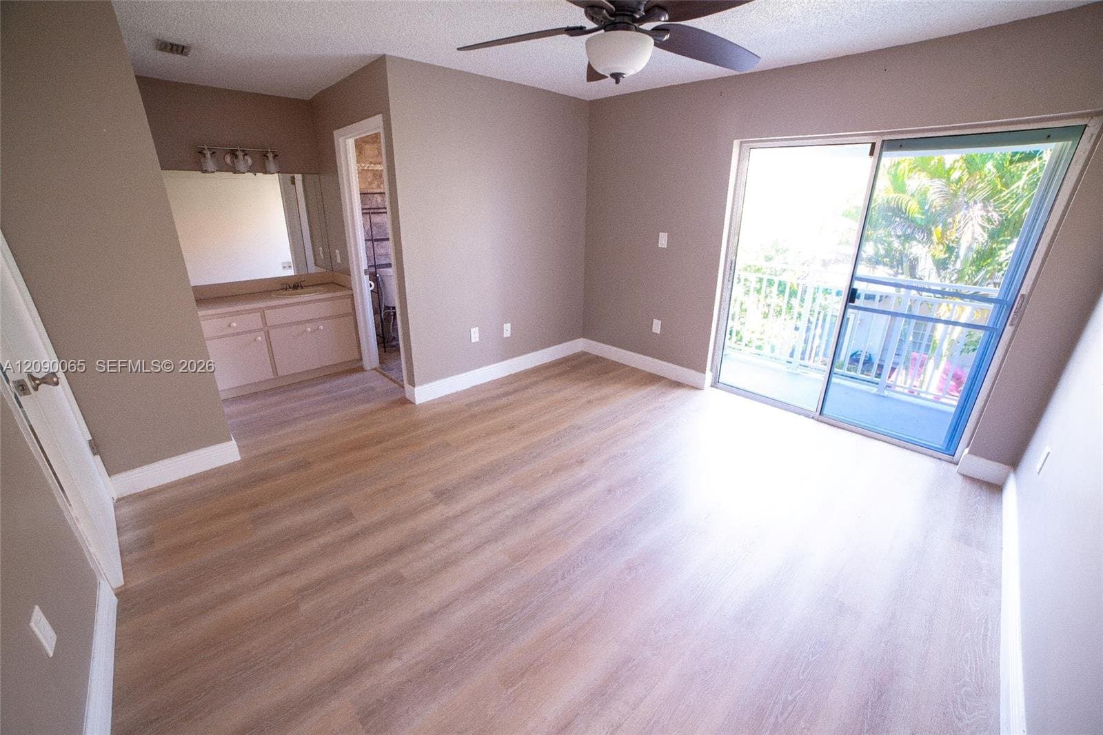 NORTH MIAMI BEACH Condo: 2050 NE 140th St