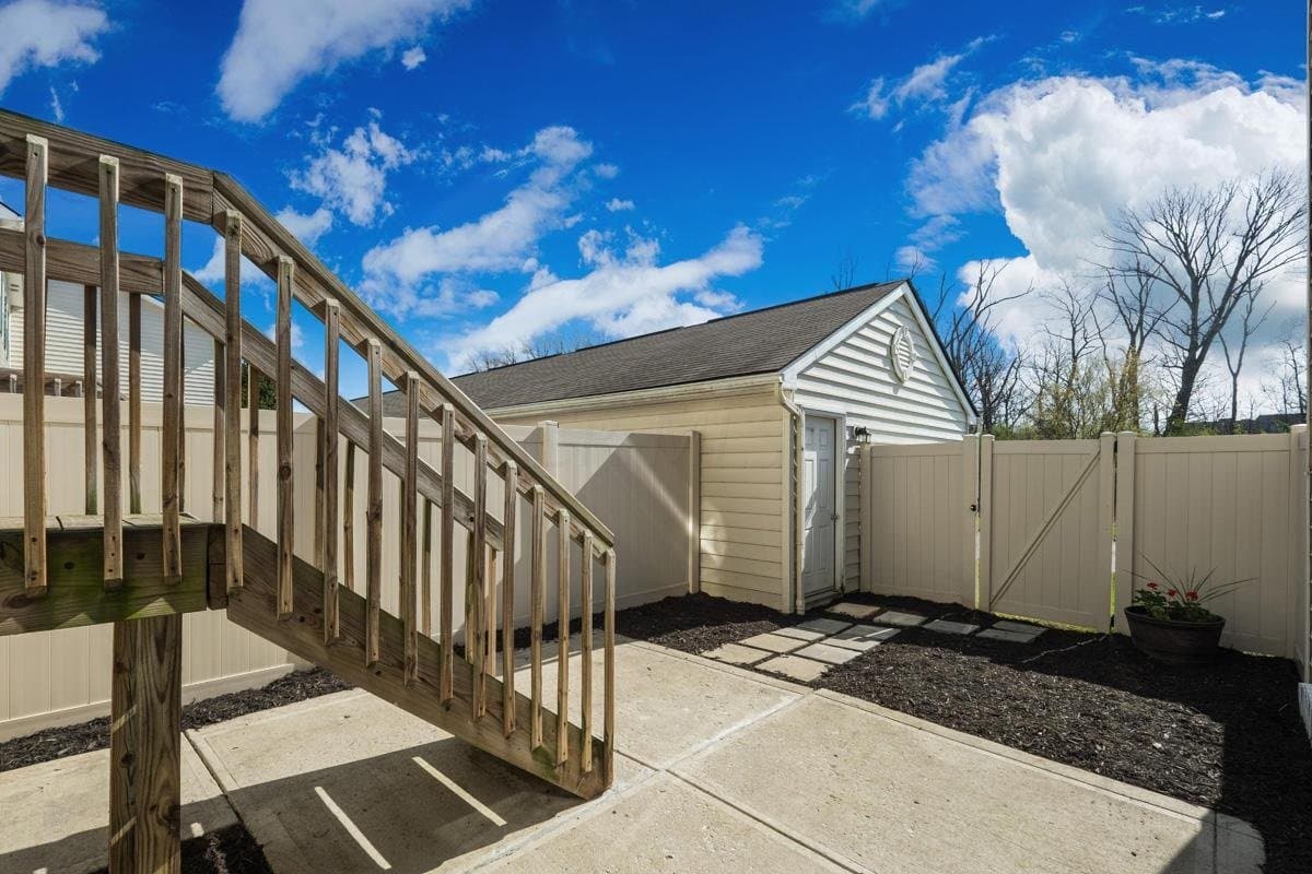 New Albany Townhome: 6060 Phar Lap Drive,