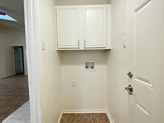 Dallas House: 1415 Reynoldston Ln