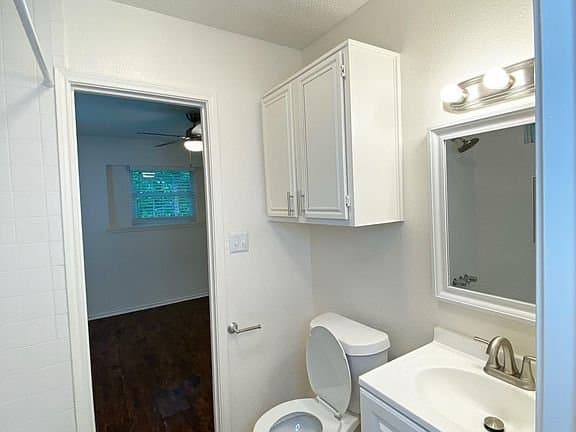 Dallas House: 1415 Reynoldston Ln
