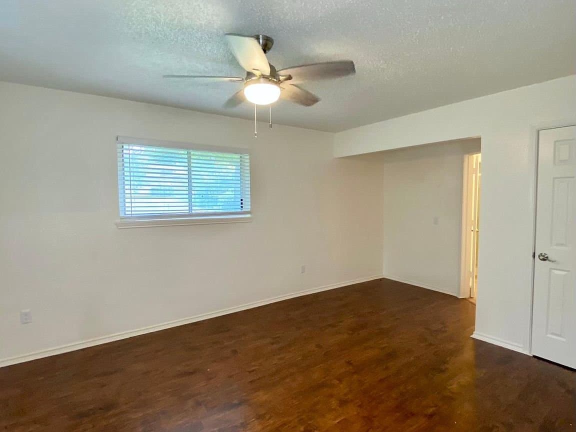 Dallas House: 1415 Reynoldston Ln