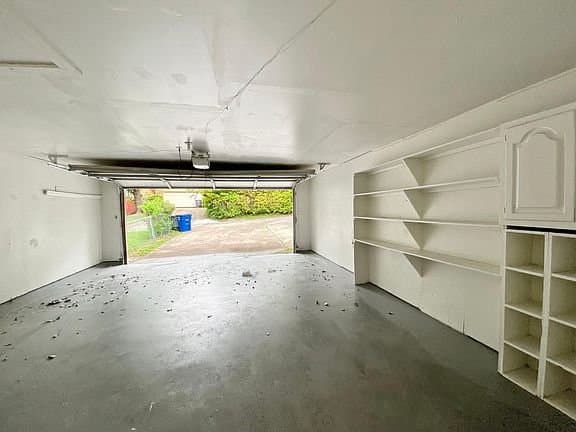 Dallas House: 1415 Reynoldston Ln