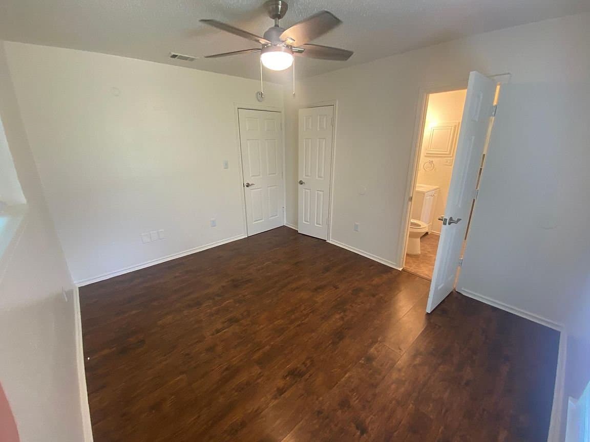 Dallas House: 1415 Reynoldston Ln