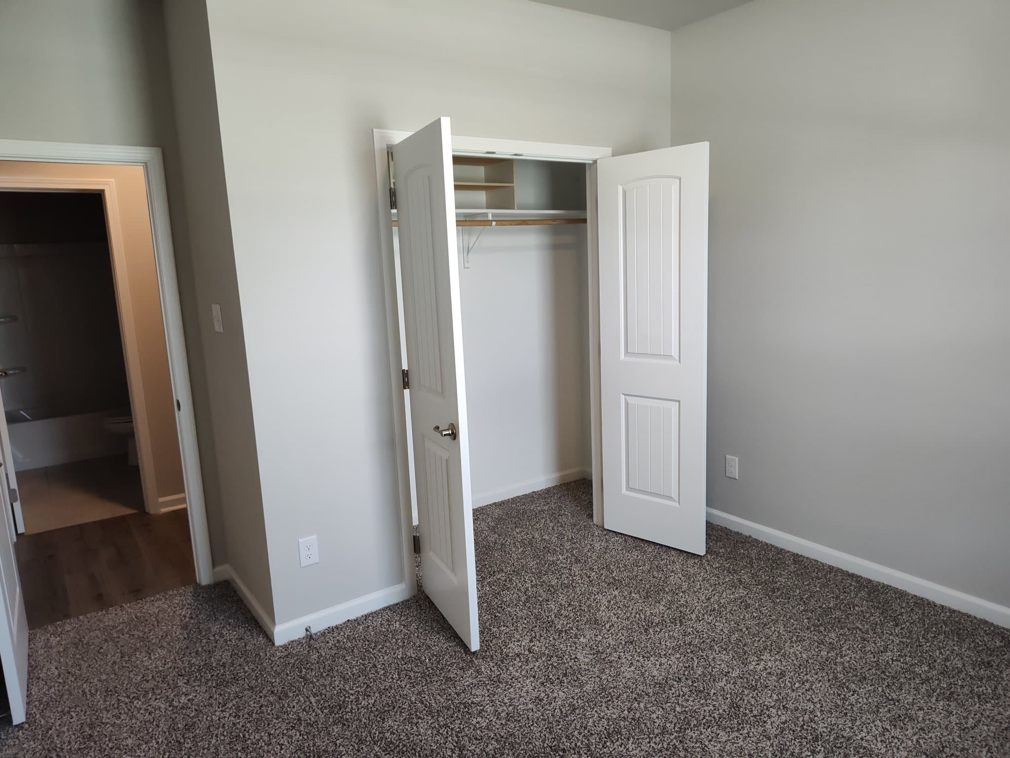 Lafayette House: 108 Hardwood Dr