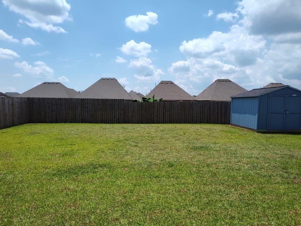 Lafayette House: 108 Hardwood Dr