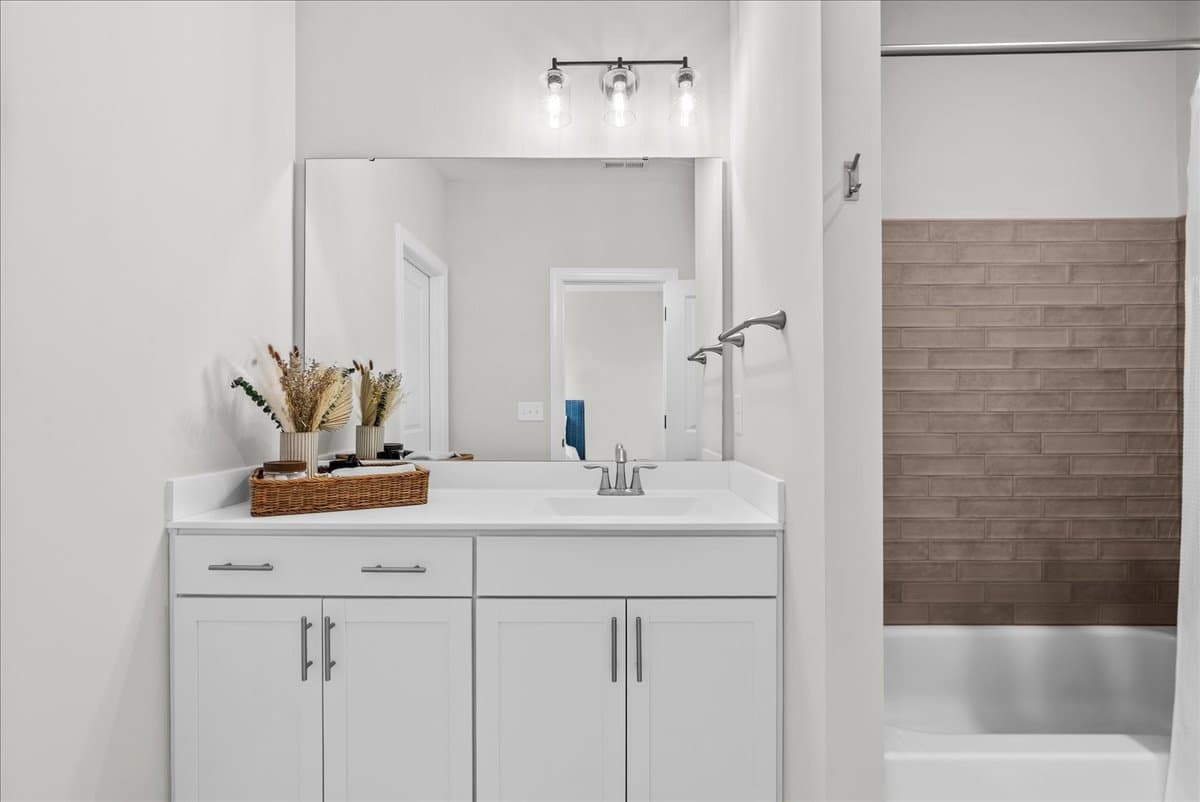 Raleigh House: 5216 Windmere Chase Dr