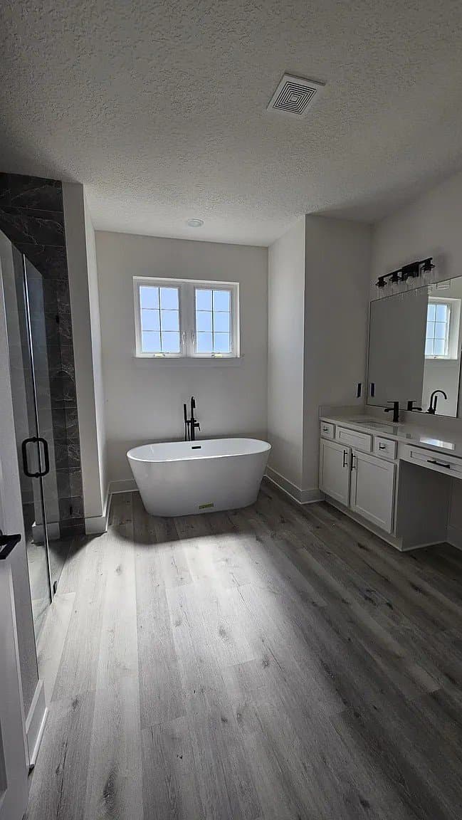 Port Charlotte House: 15100 Chinook Way