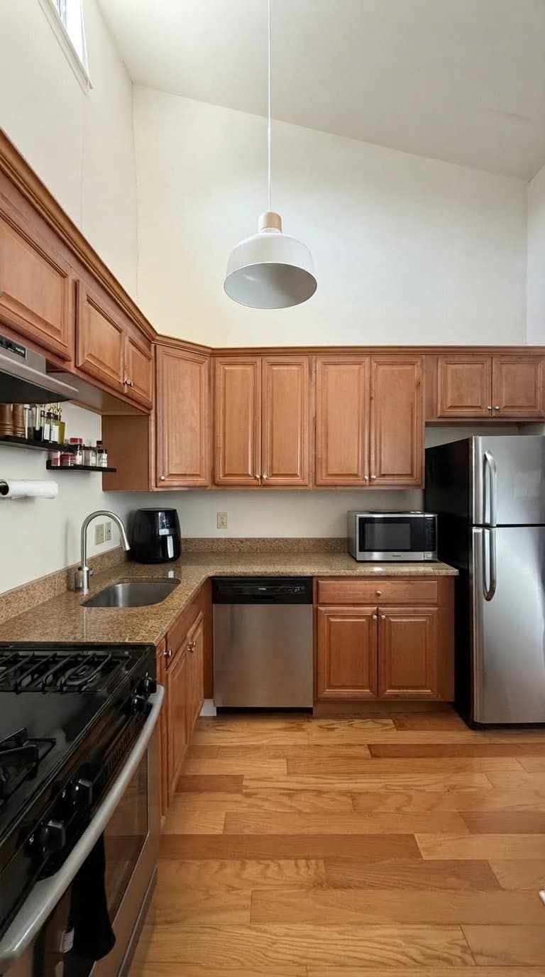 Ridgefield Condo: 19 Quincy Close