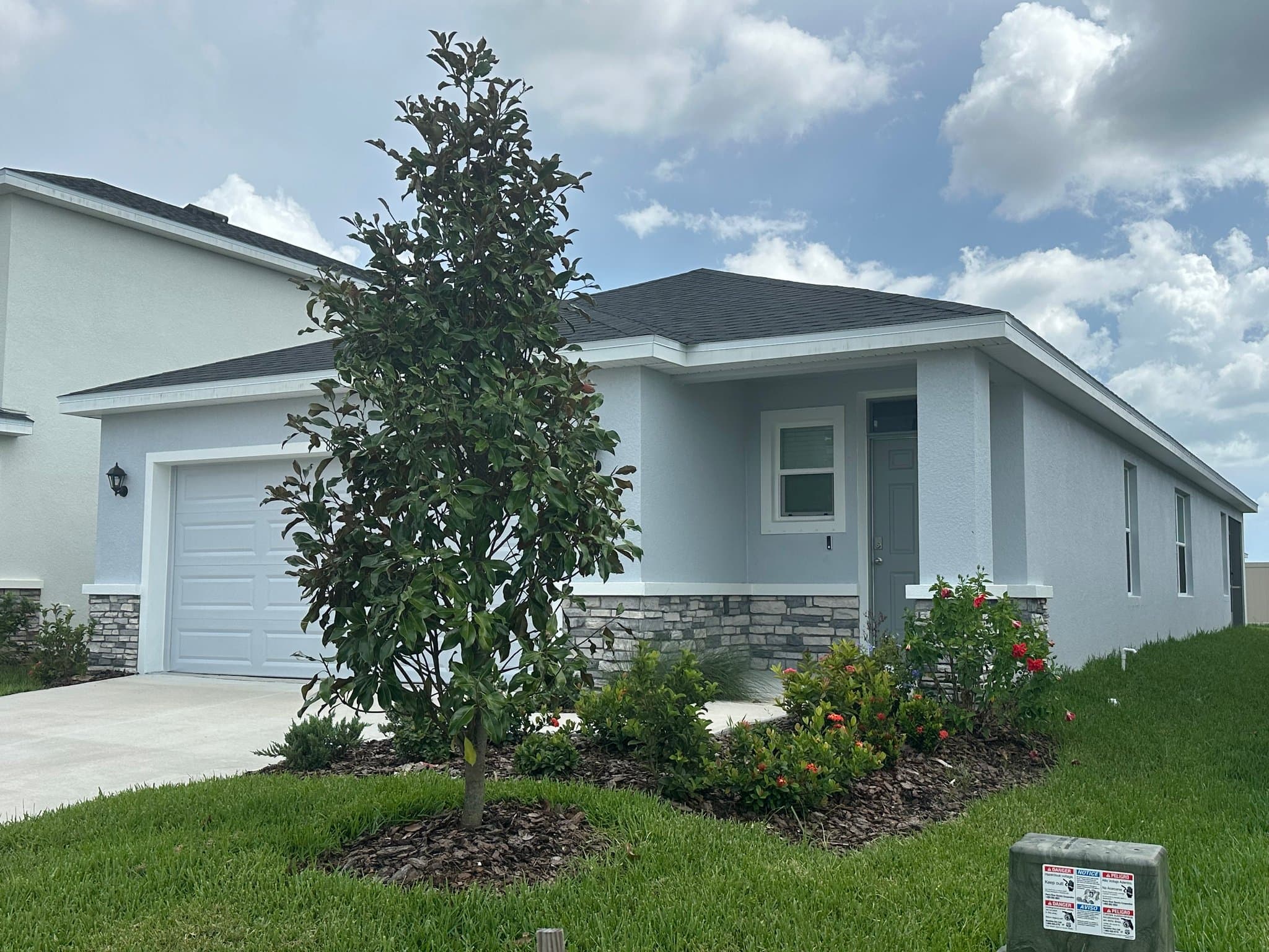 Parrish House: 8821 Clearview St