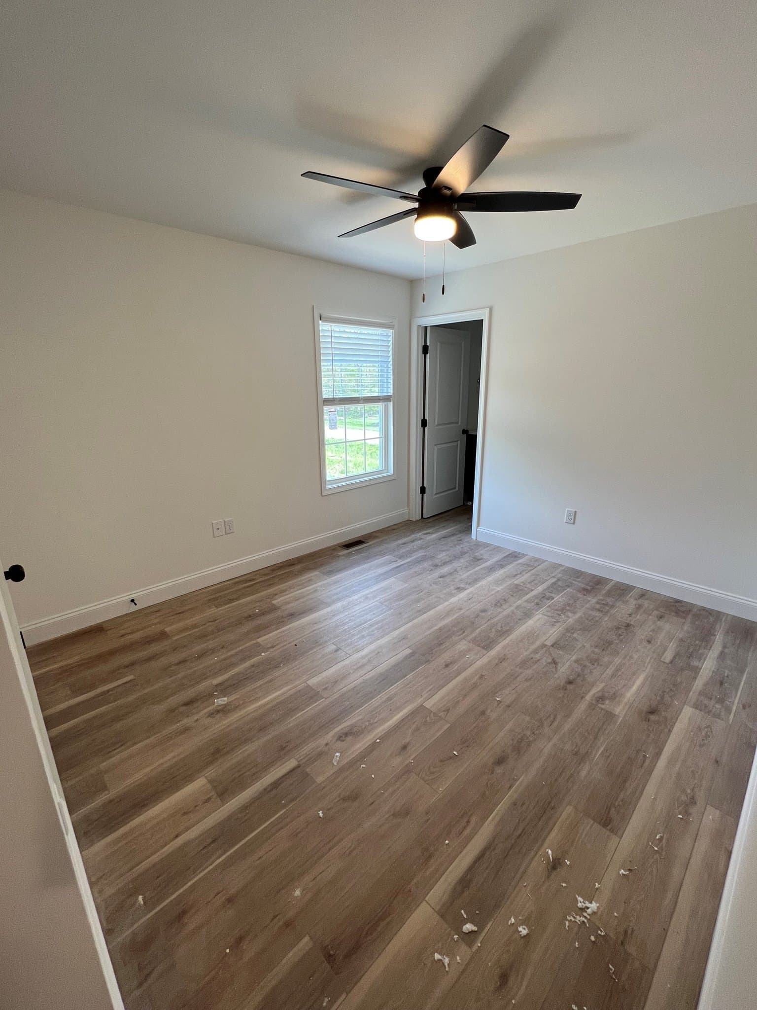 Grottoes Townhome: 129 20th Street