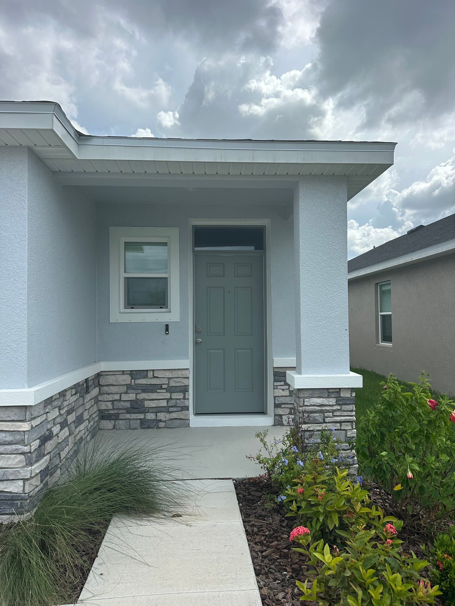 Parrish House: 8821 Clearview St