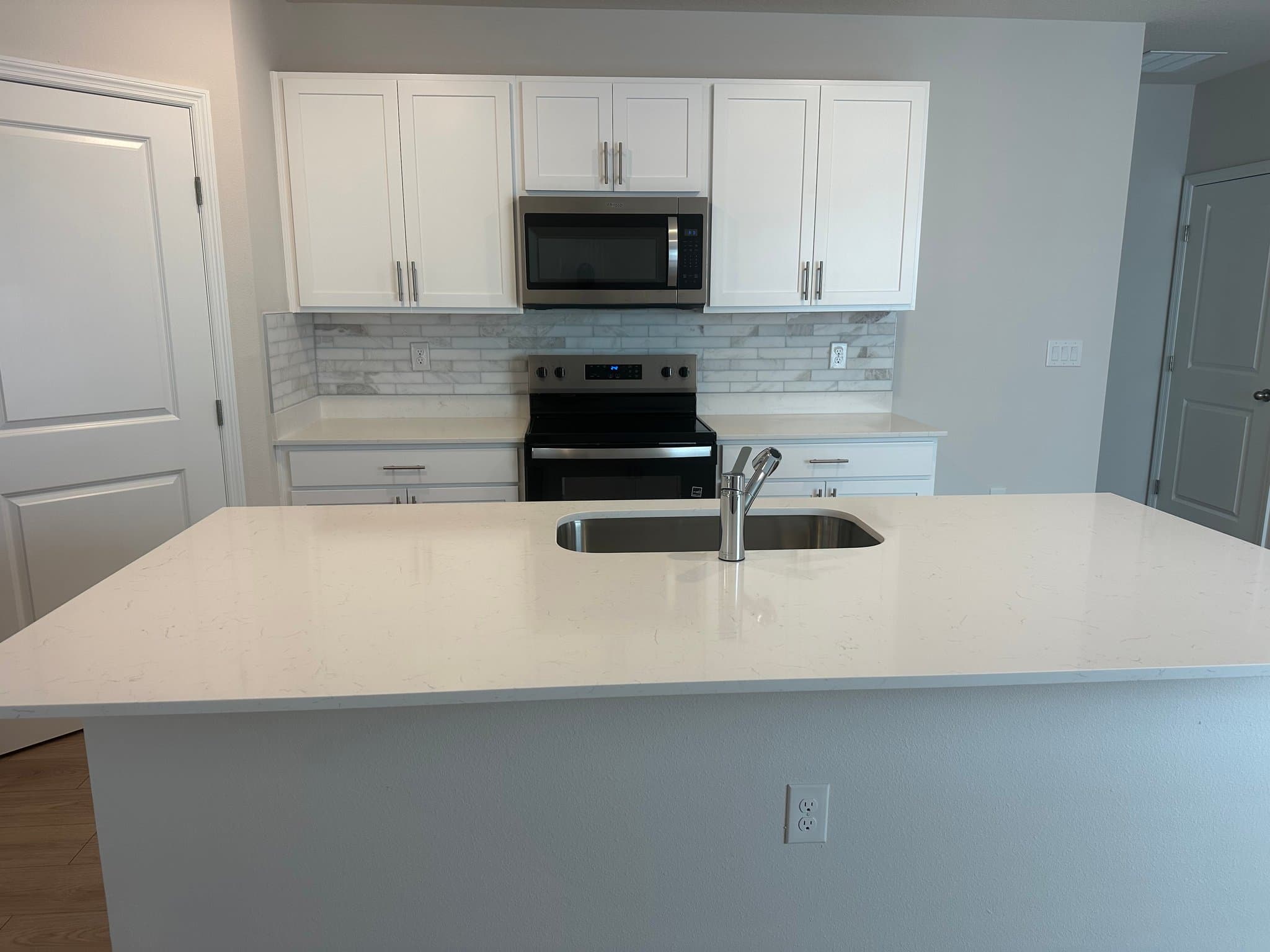 Parrish House: 8821 Clearview St