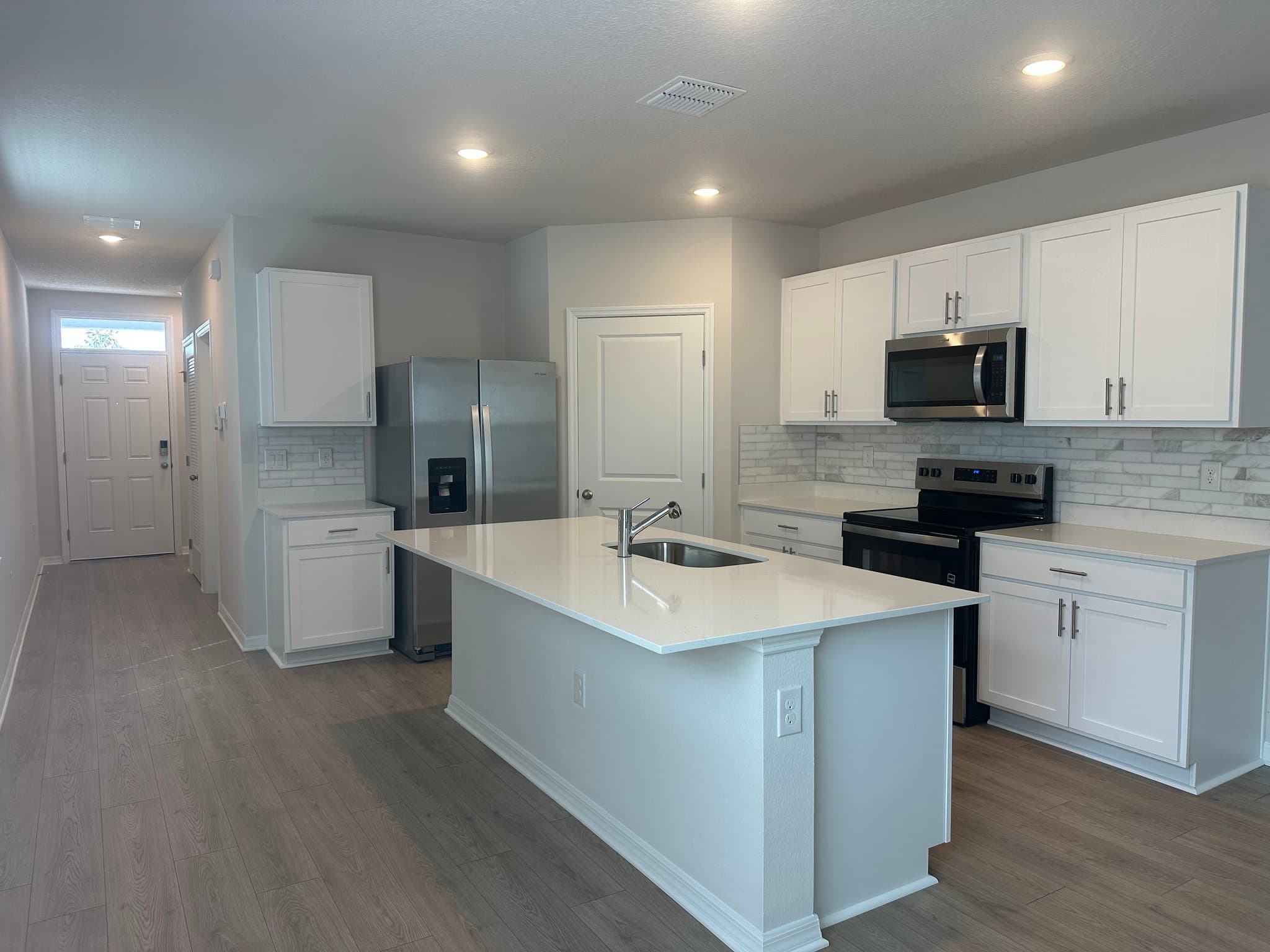 Parrish House: 8821 Clearview St