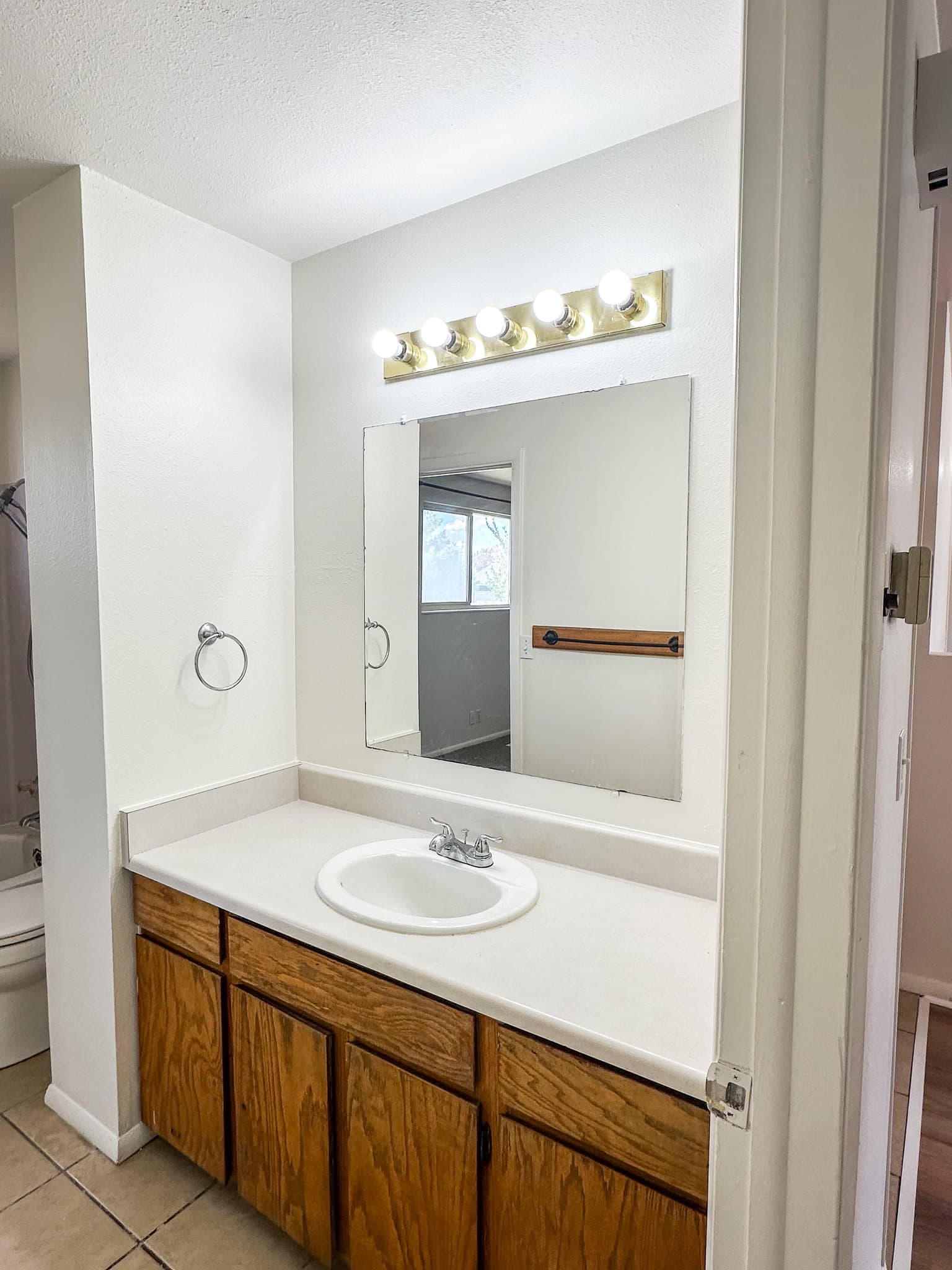 Taylorsville House: 5333 Peachwood Circle