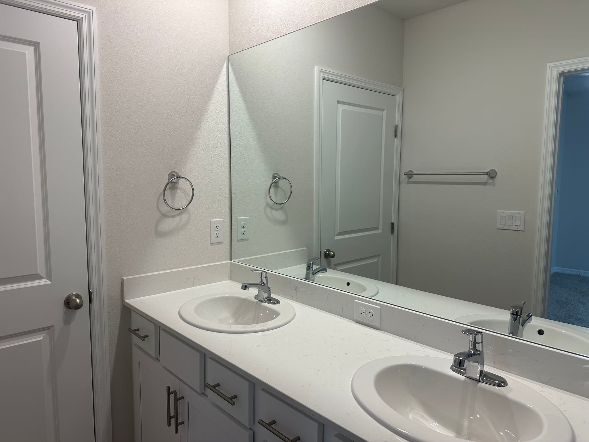 Parrish House: 8821 Clearview St