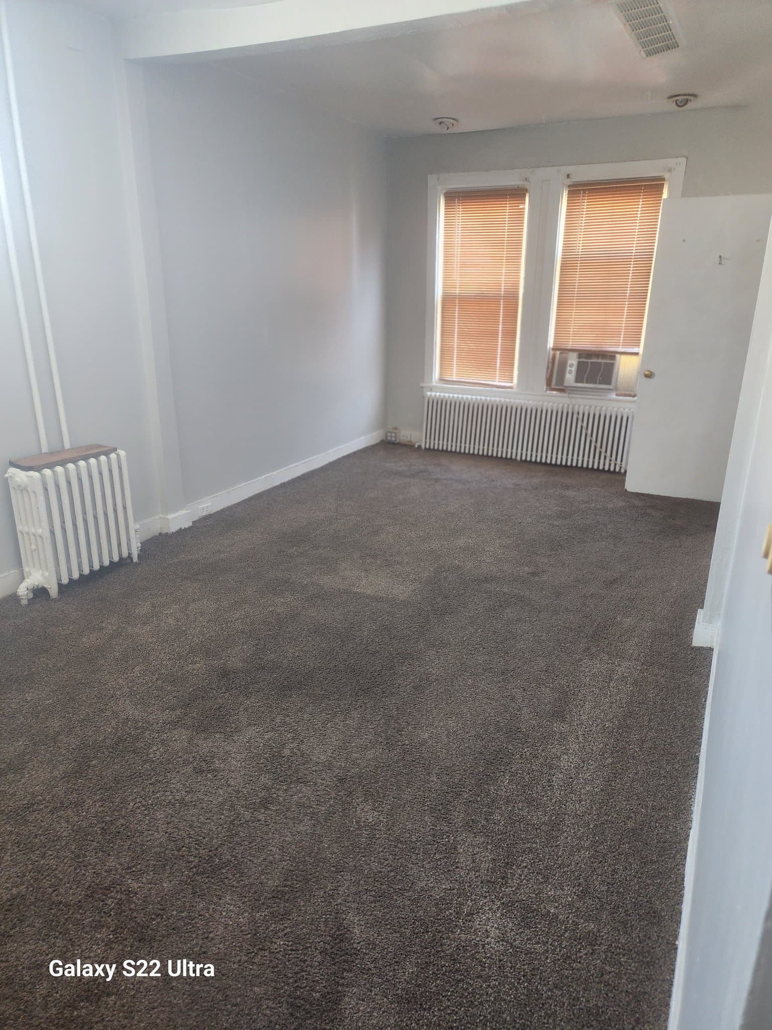 Easton Apartment: 124 N.13 th