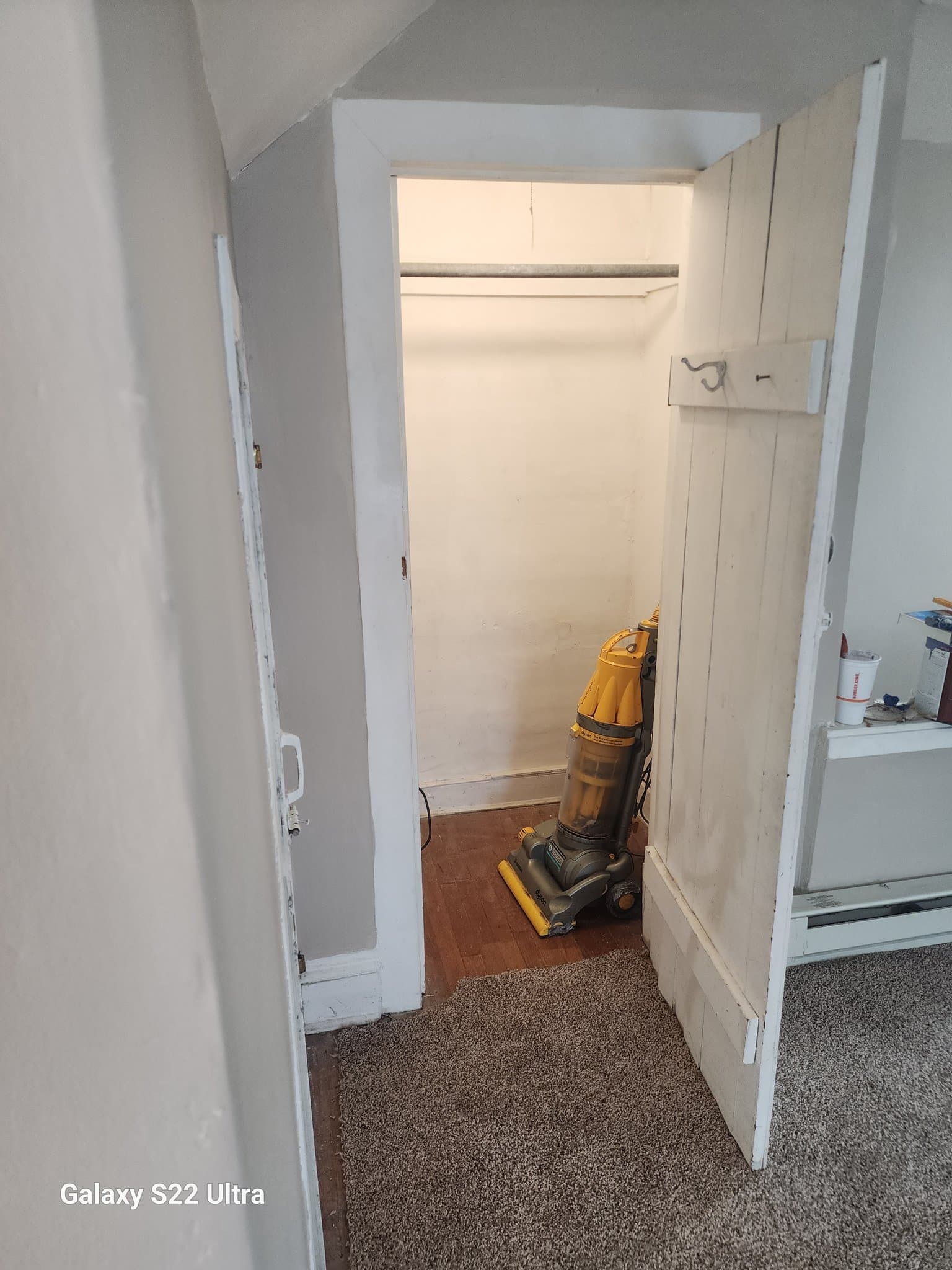 Easton Apartment: 124 N.13 th