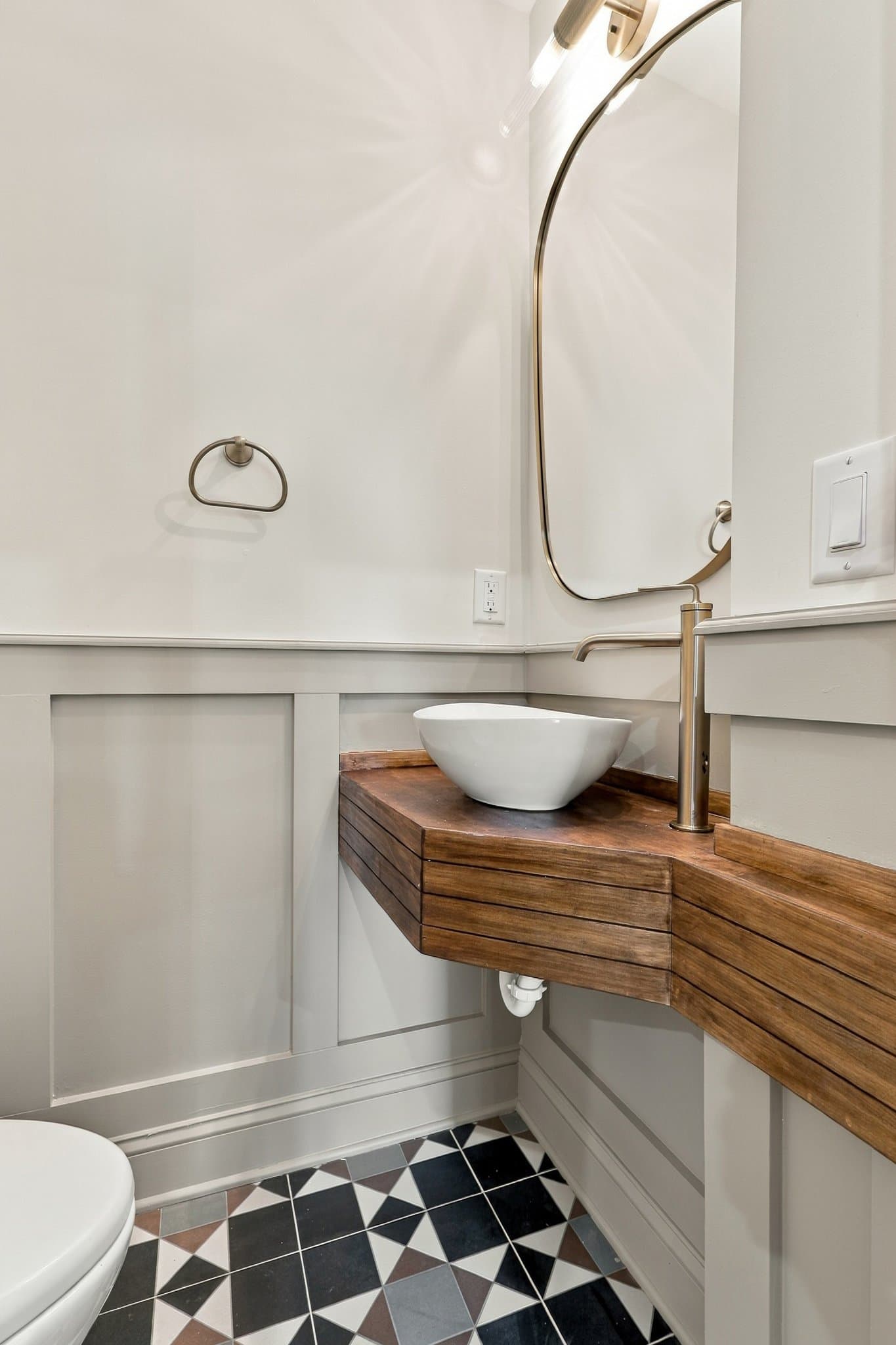 Philadelphia Apartment: 2434 N 33rd St