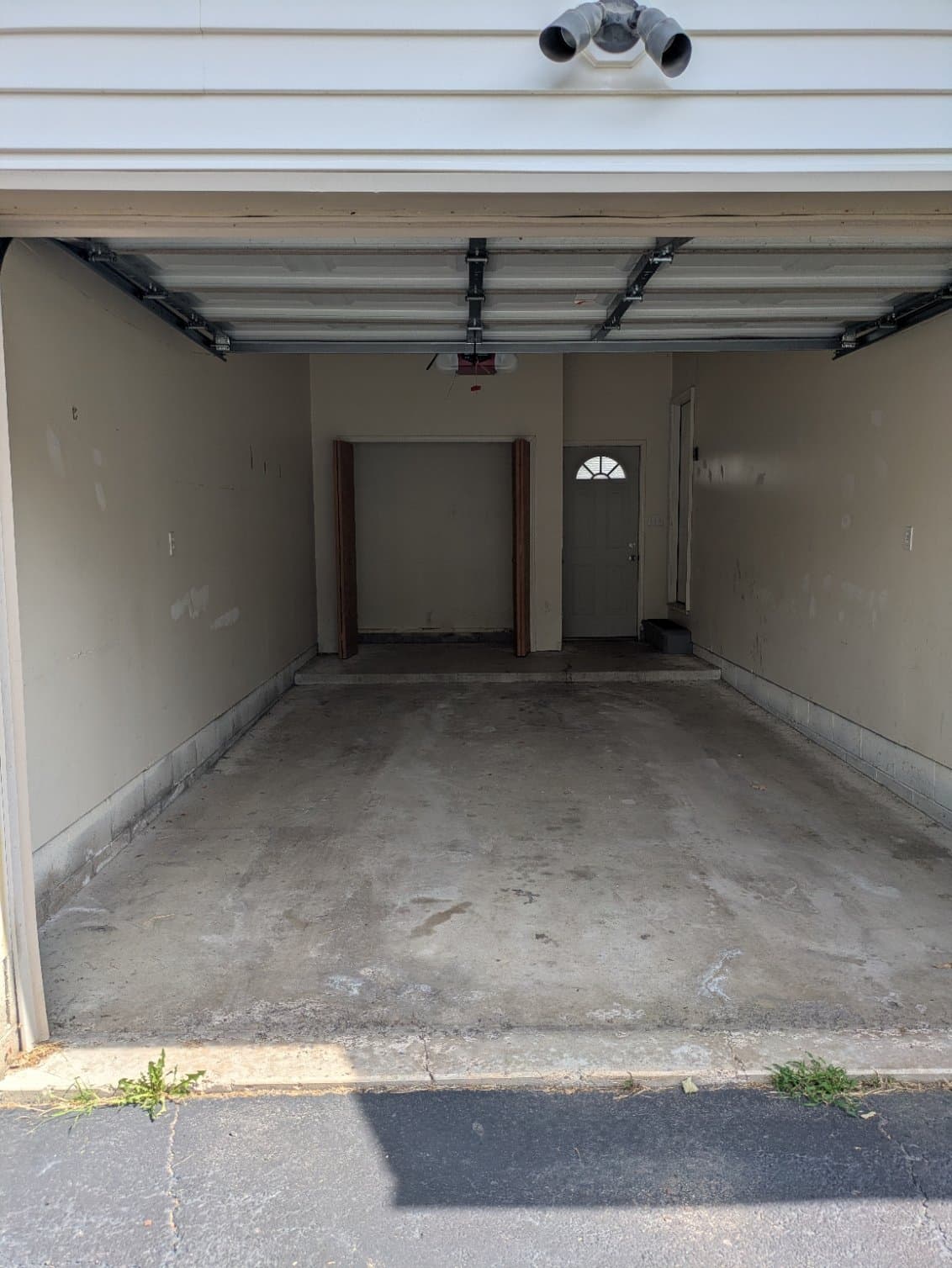 Belleville Multiplex: 440 Robbe Avenue