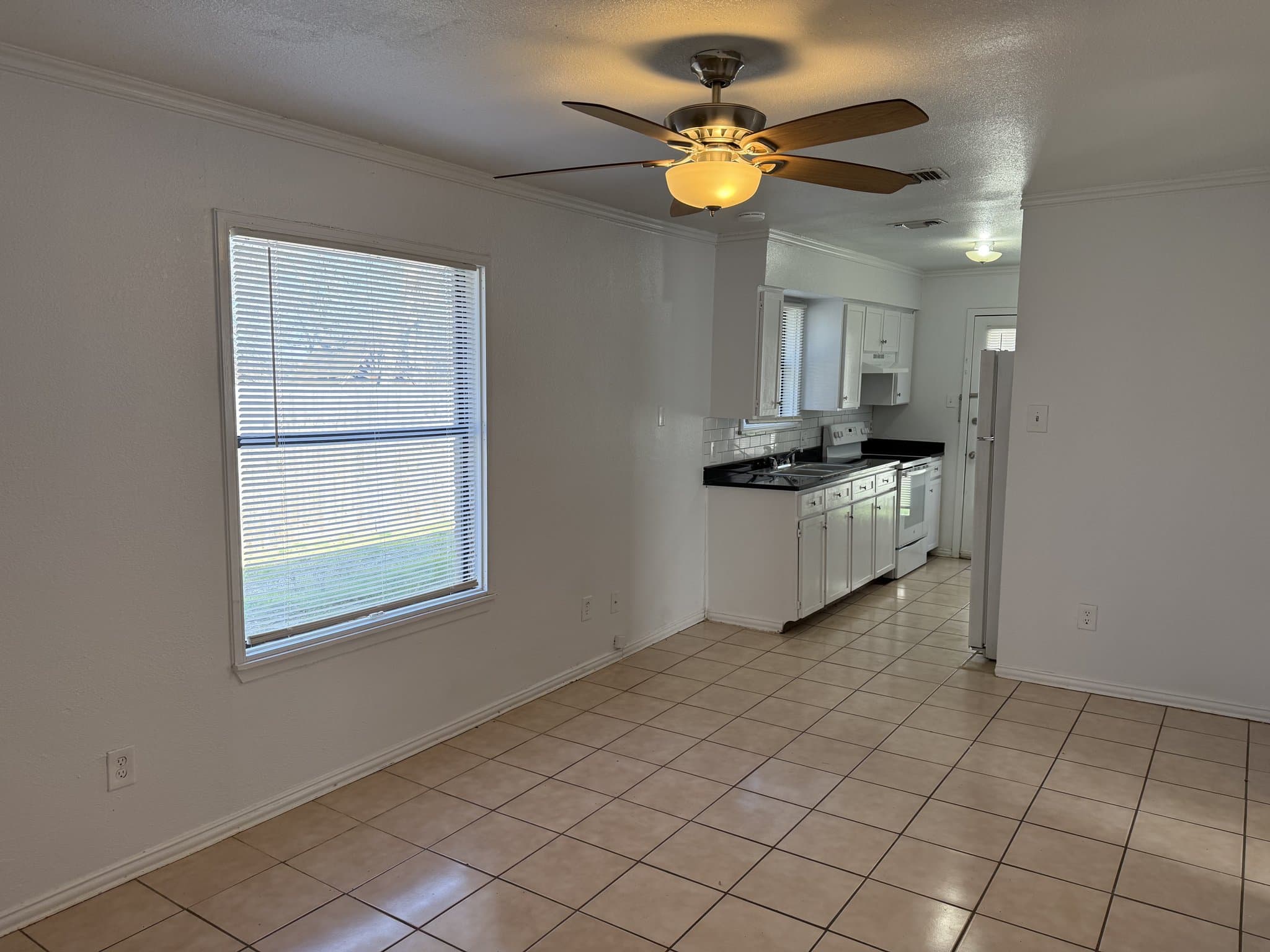 Fort Worth Multiplex: 2934 Chestnut Ave