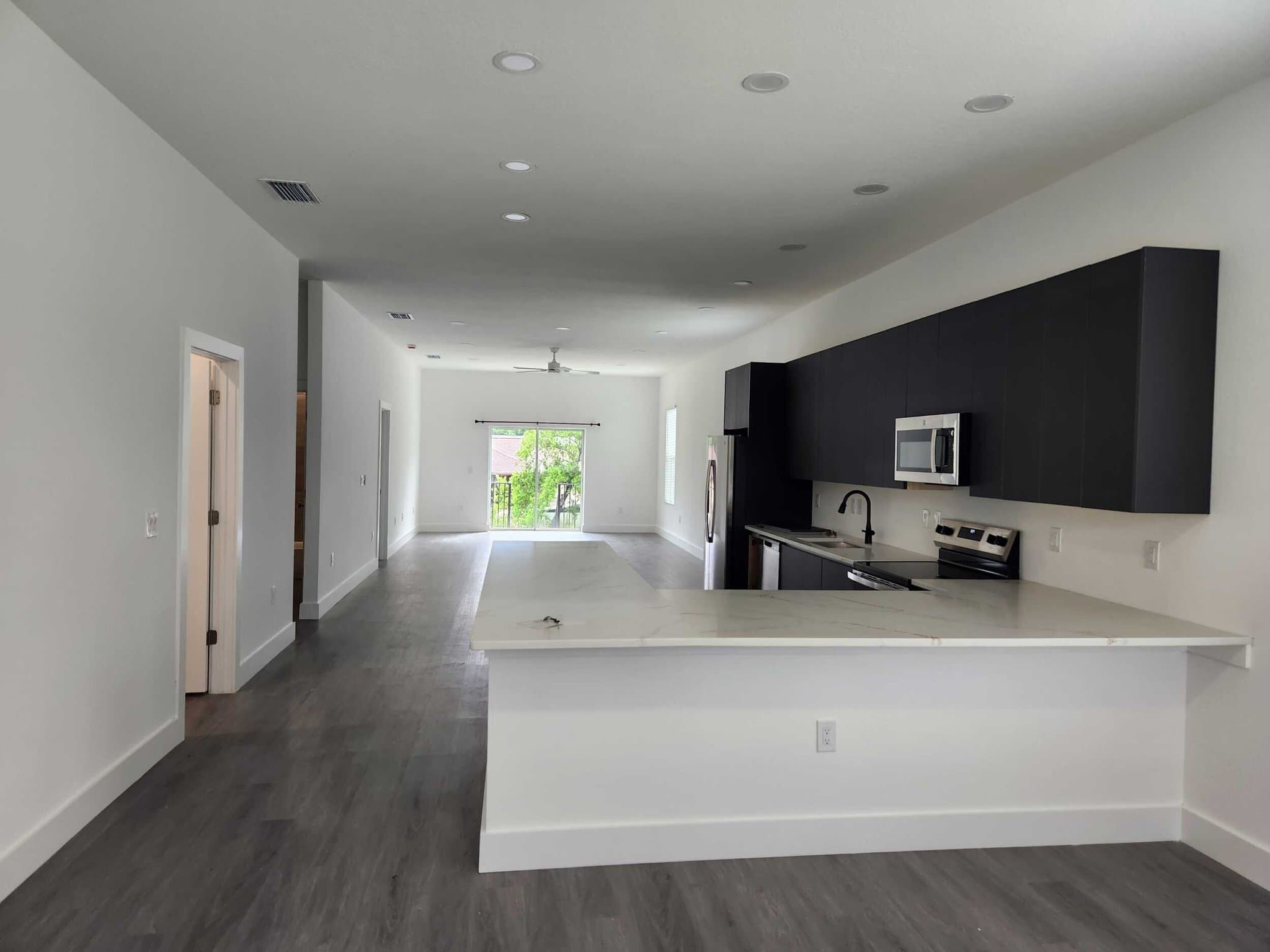 Spring Hill House: 9211 Northcliffe Blvd