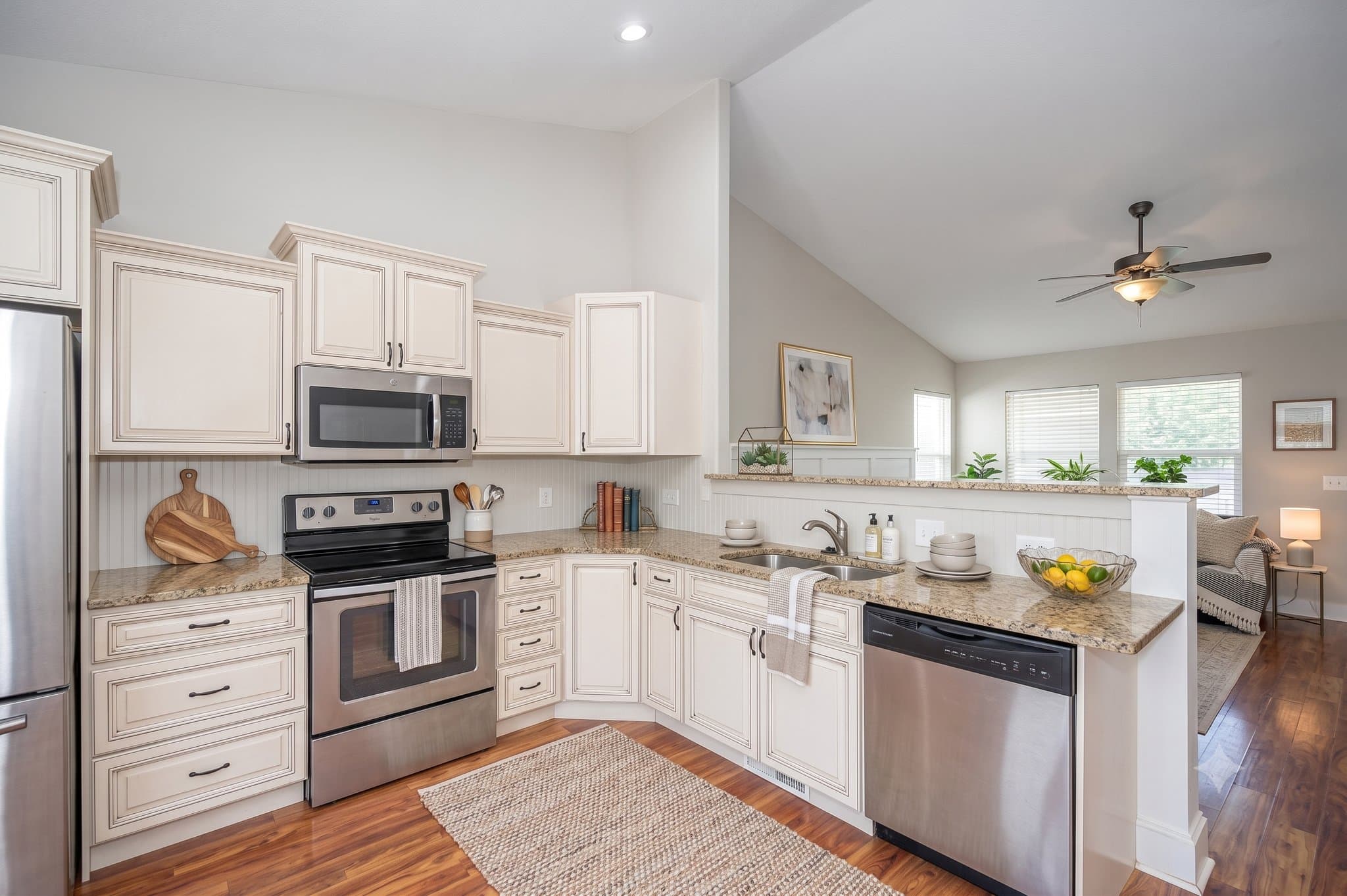 Eagle Mountain House: 3949 E Sioux St