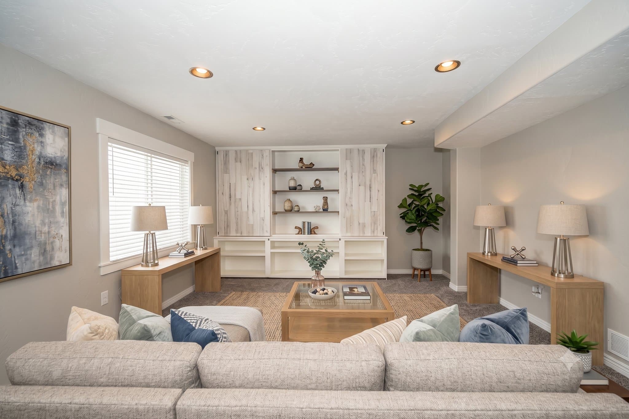 Eagle Mountain House: 3949 E Sioux St