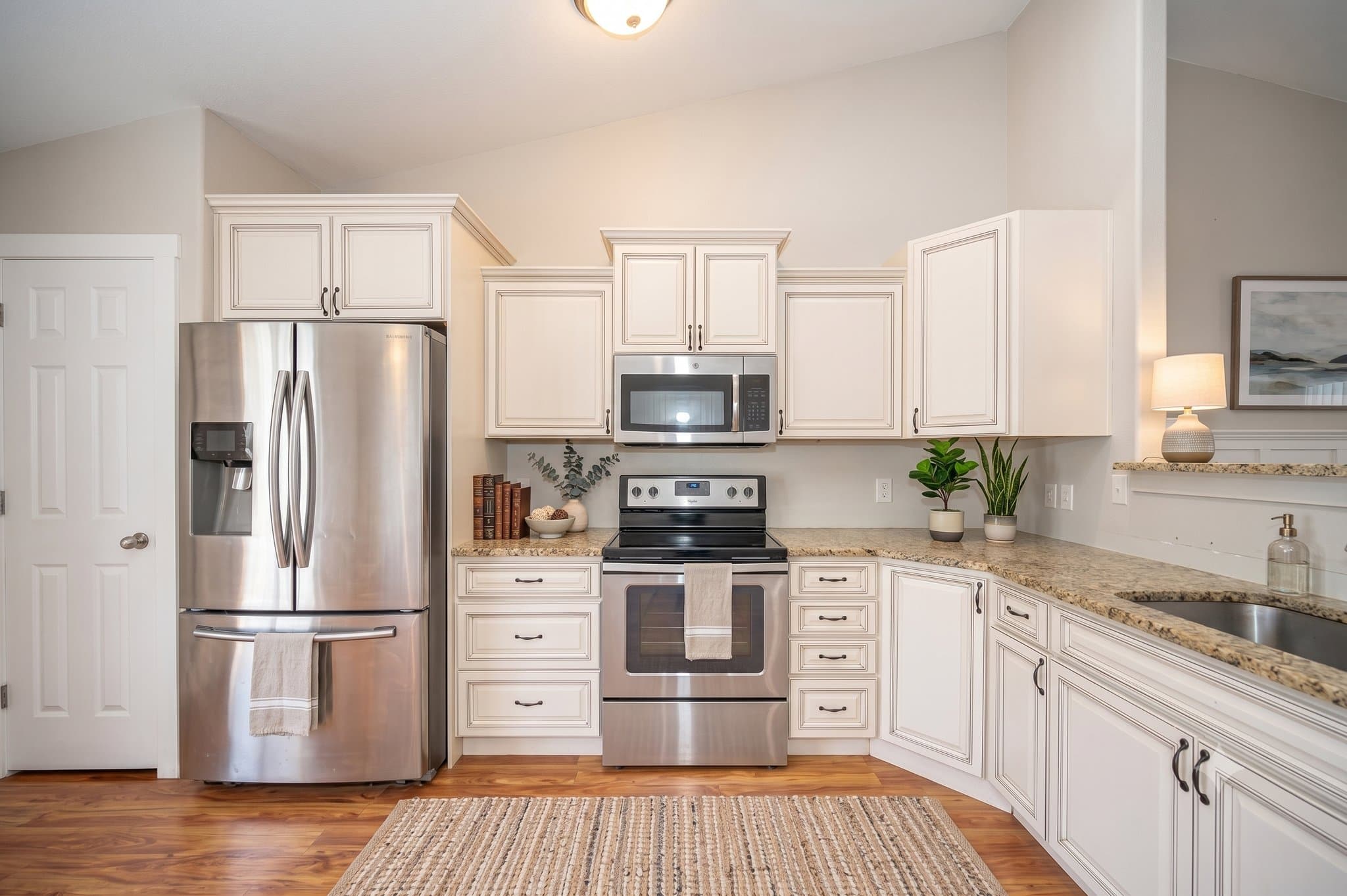 Eagle Mountain House: 3949 E Sioux St