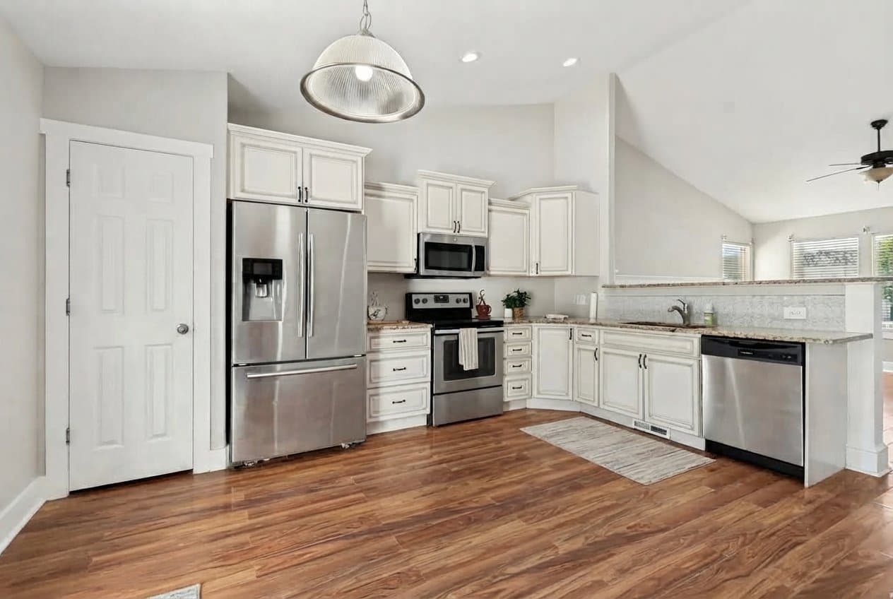 Eagle Mountain House: 3949 E Sioux St