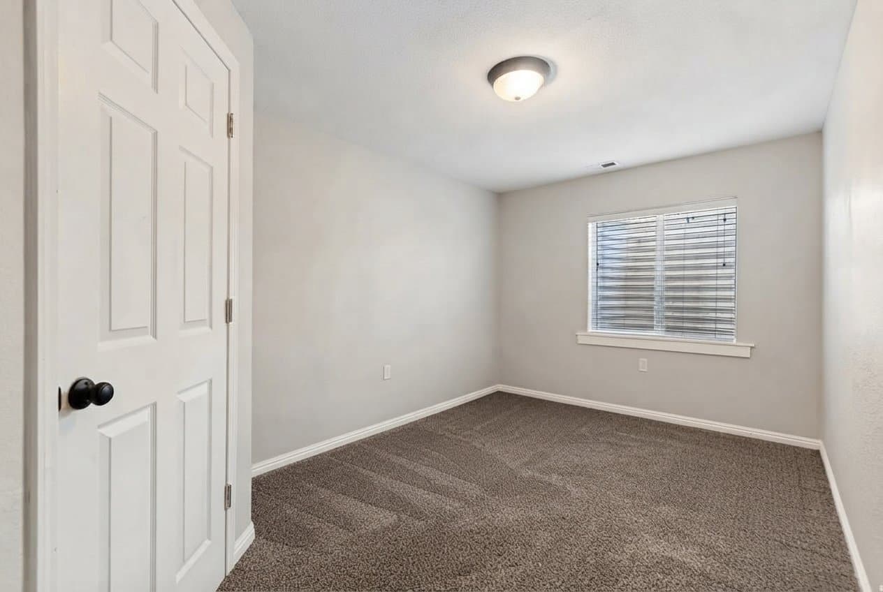 Eagle Mountain House: 3949 E Sioux St