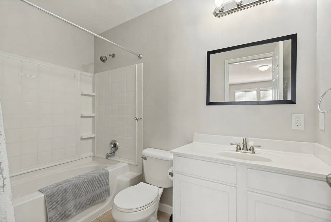 Eagle Mountain House: 3949 E Sioux St