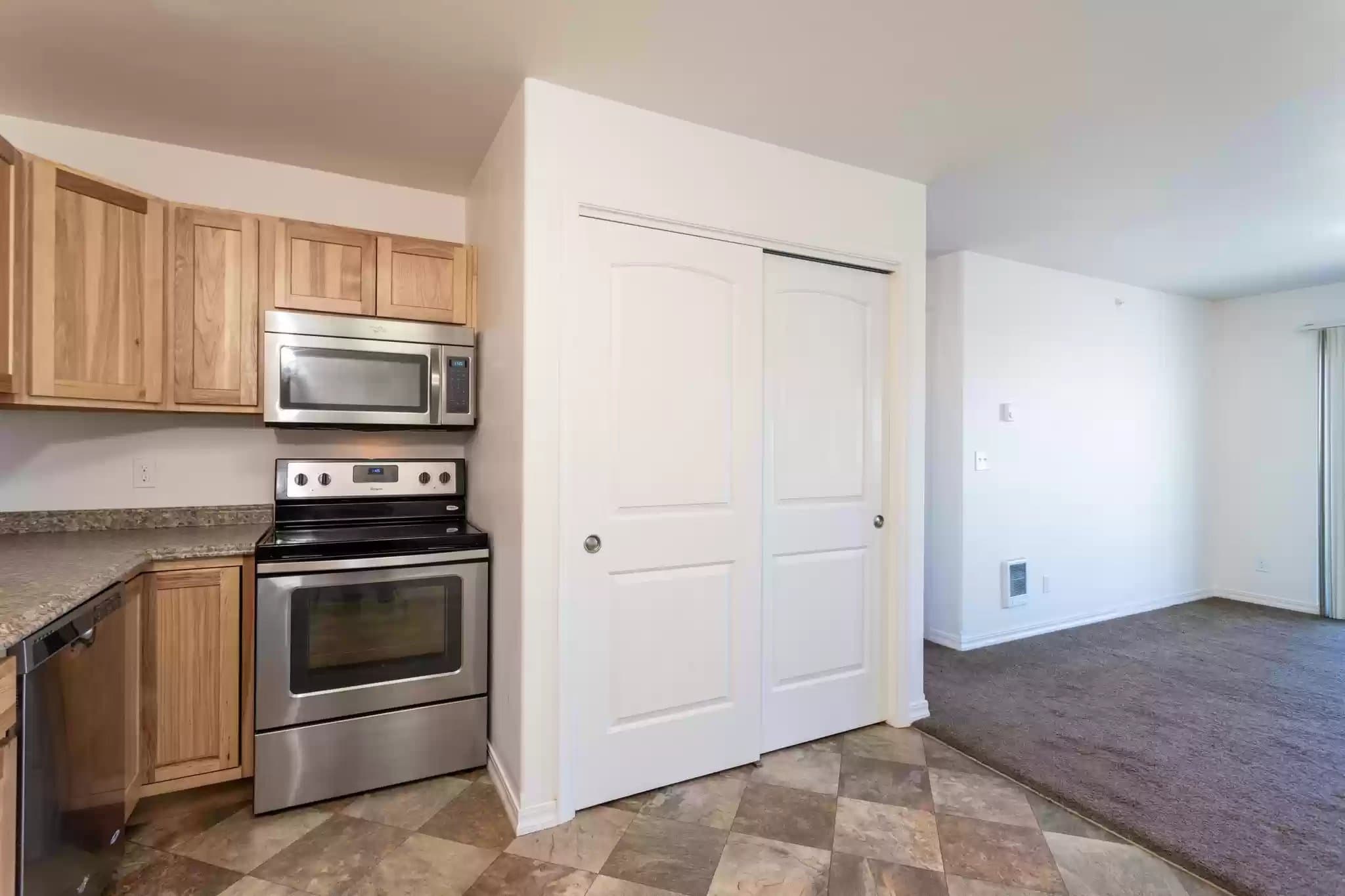 Columbia Falls Condo: 4 Diane Road