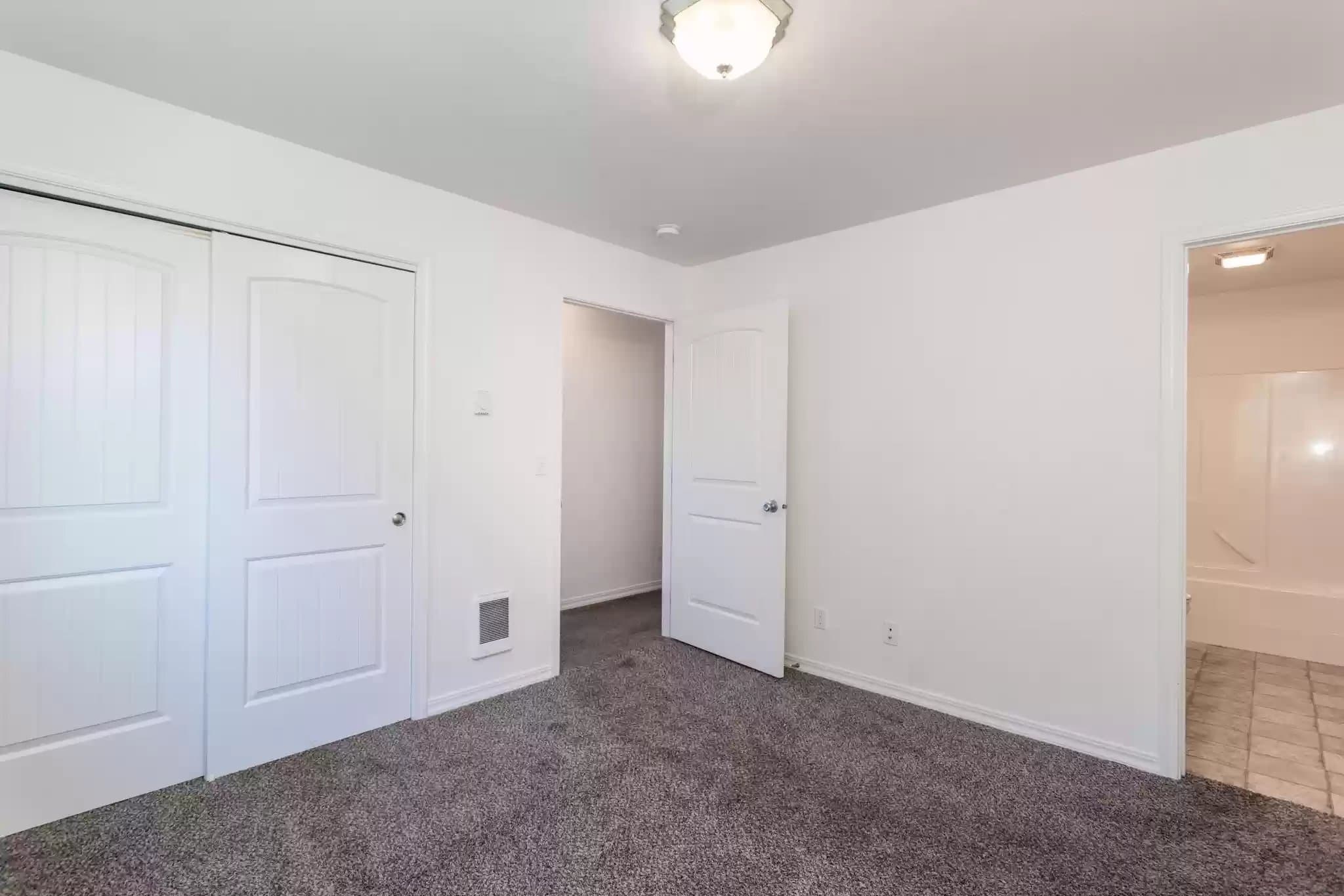 Columbia Falls Condo: 4 Diane Road