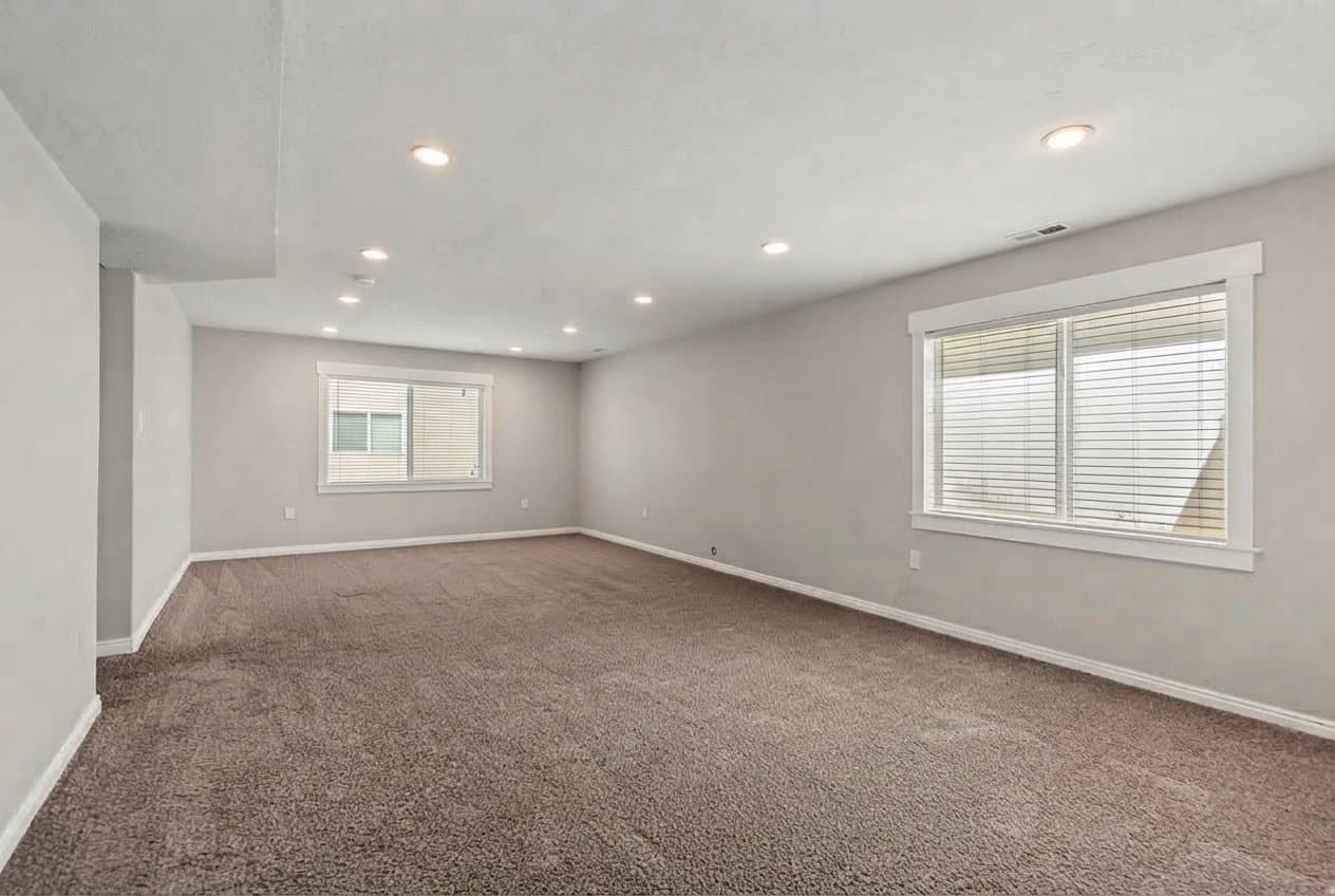 Eagle Mountain House: 3949 E Sioux St
