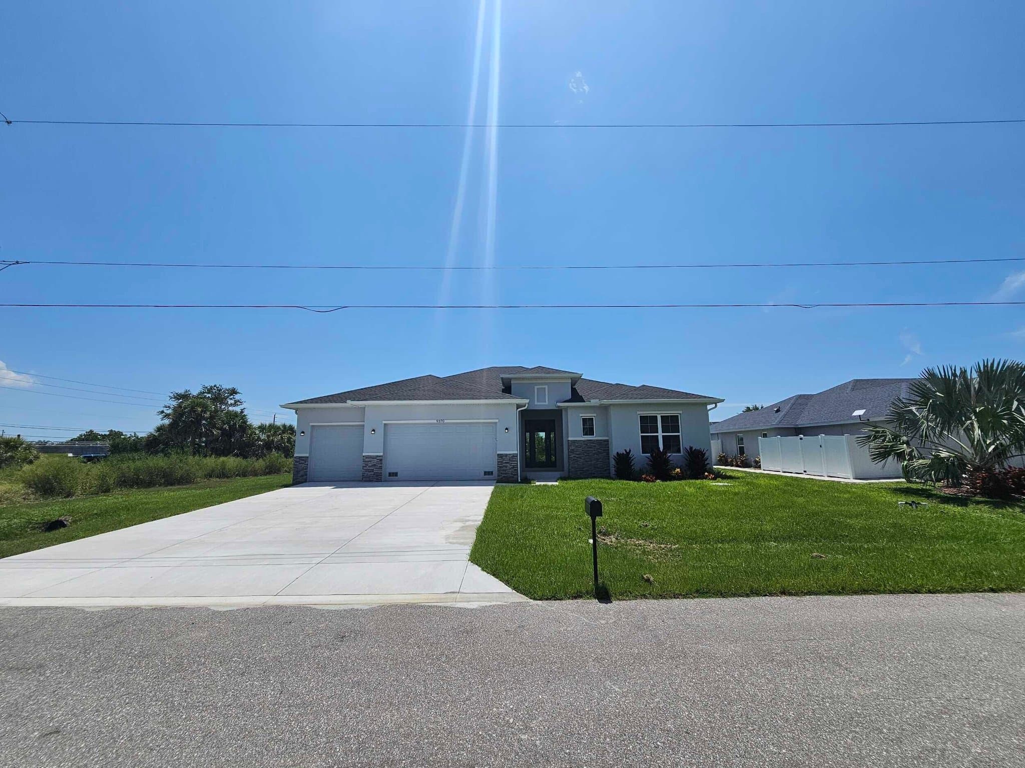 Port Charlotte House: 9370 Snapper Cir