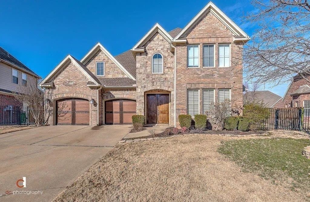 Rogers House: 5404 S Chimay Drive
