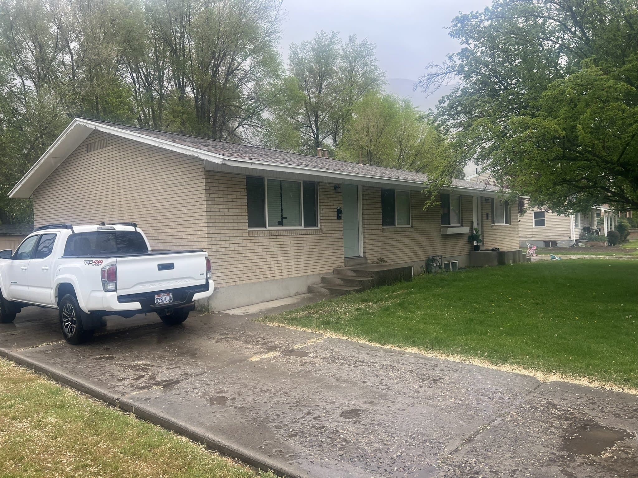 Springville House: 605 E Center Street