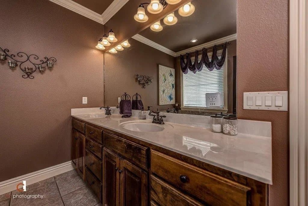 Rogers House: 5404 S Chimay Drive