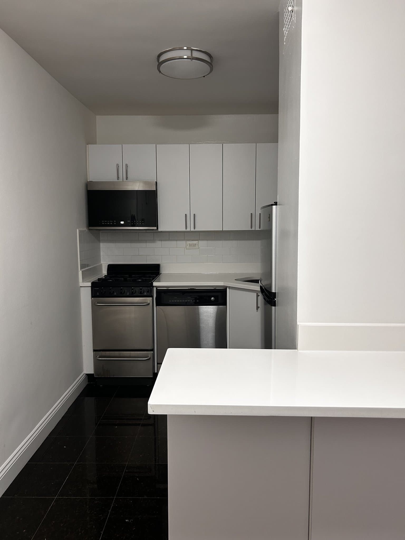 New York Apartment: 145 east 16th St