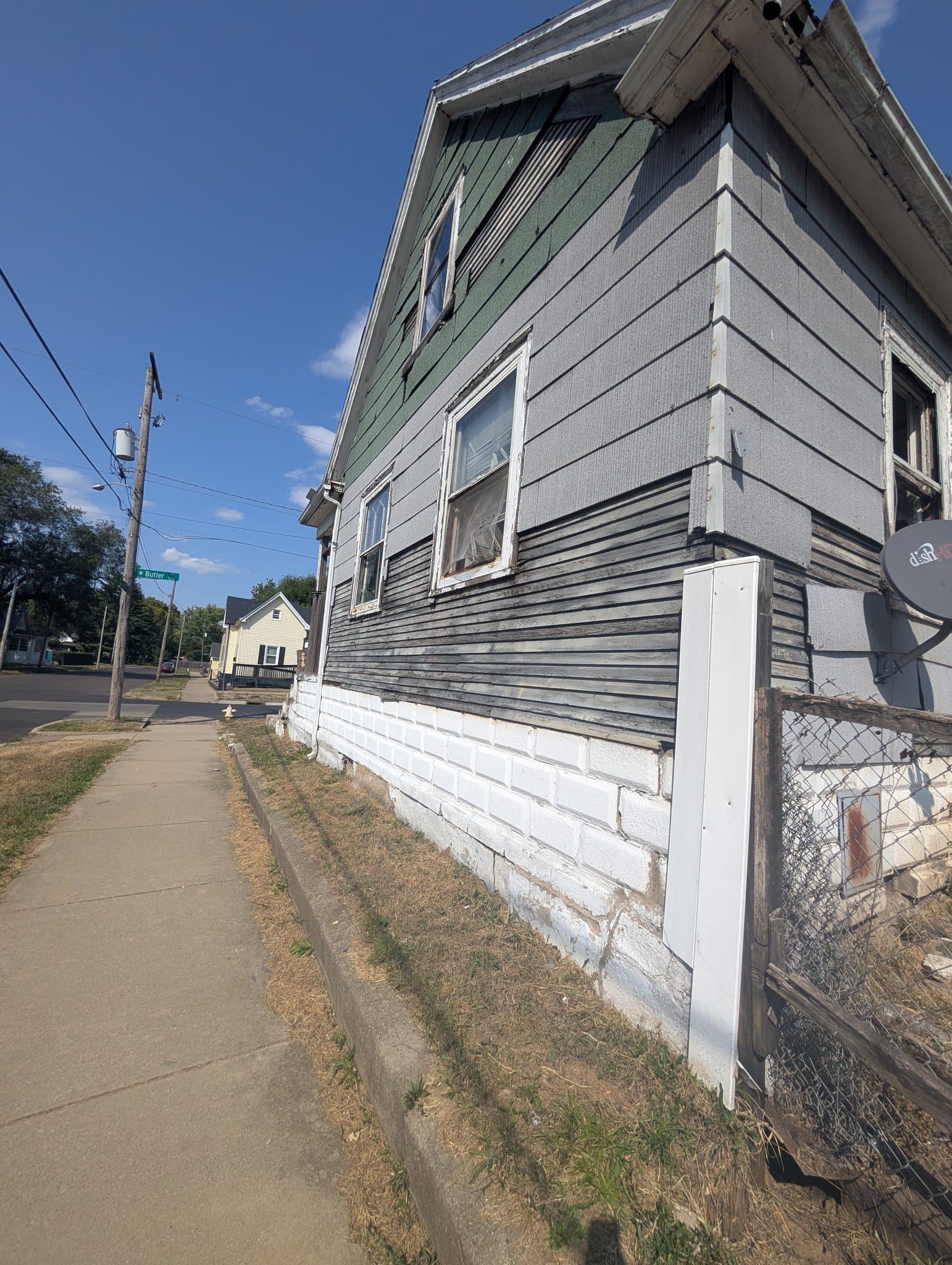 Peoria House: 422 S Louisa St