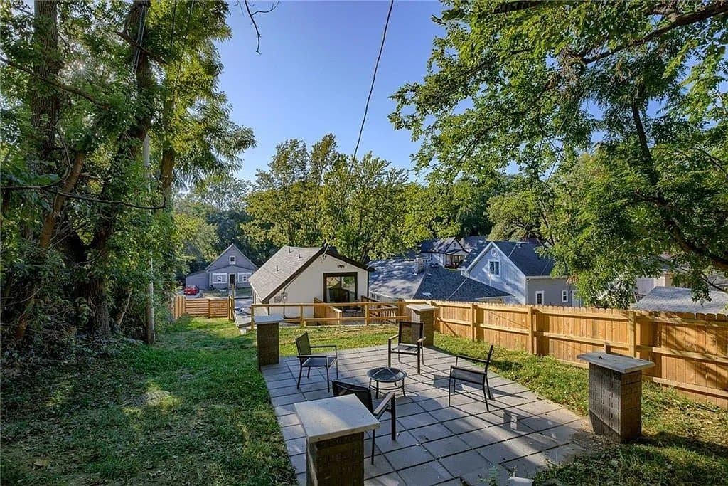 Kansas City House: 111 S 16th St.