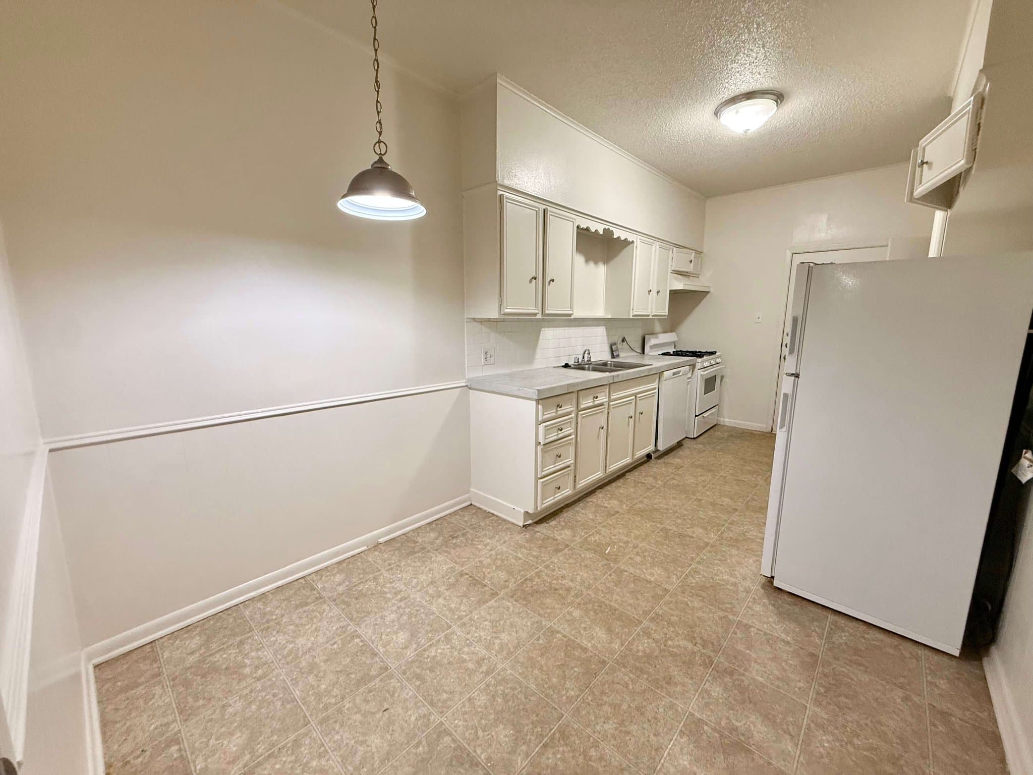 Tyler Multiplex: 420 S Chilton Apt. C