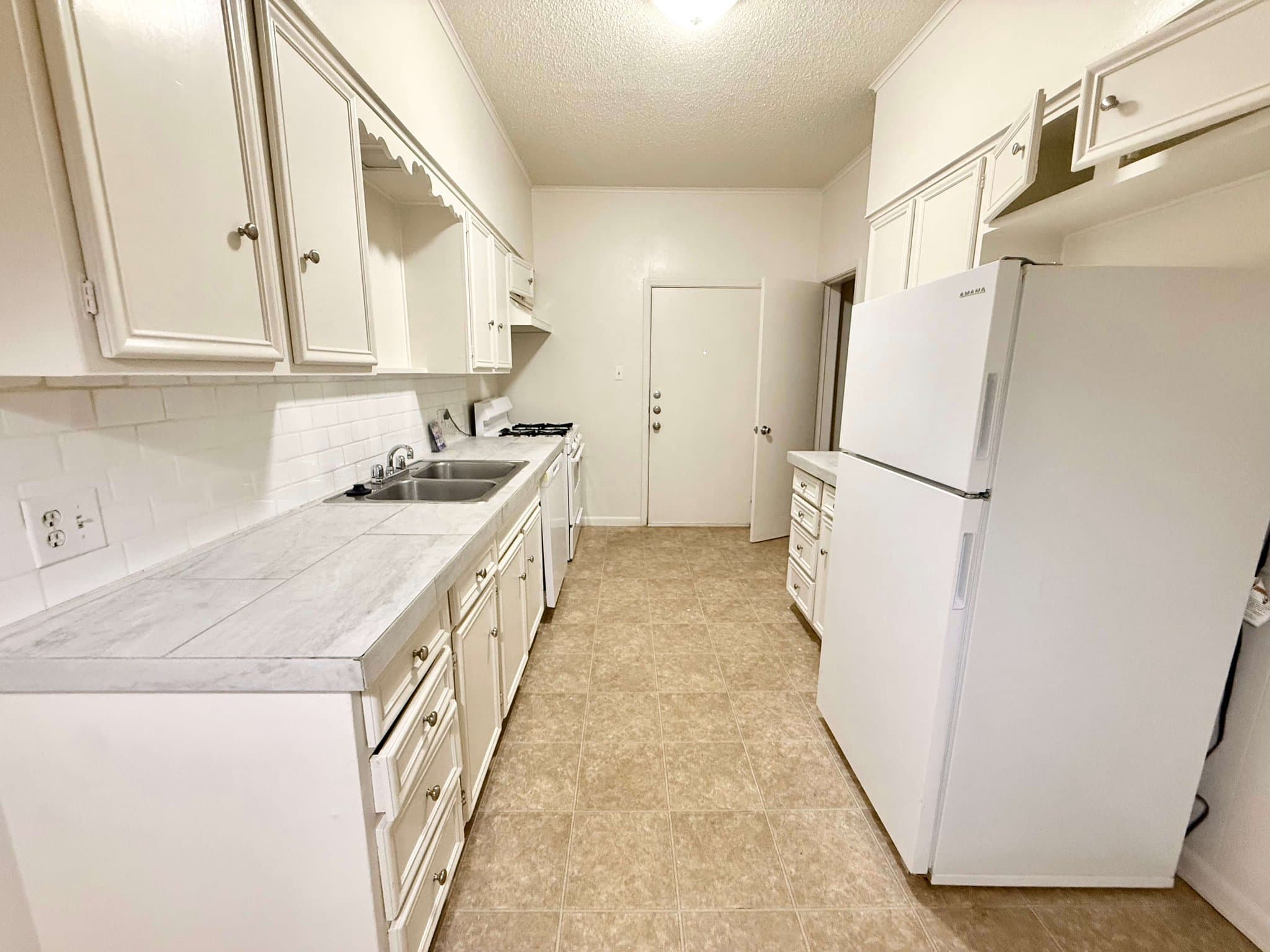 Tyler Multiplex: 420 S Chilton Apt. C