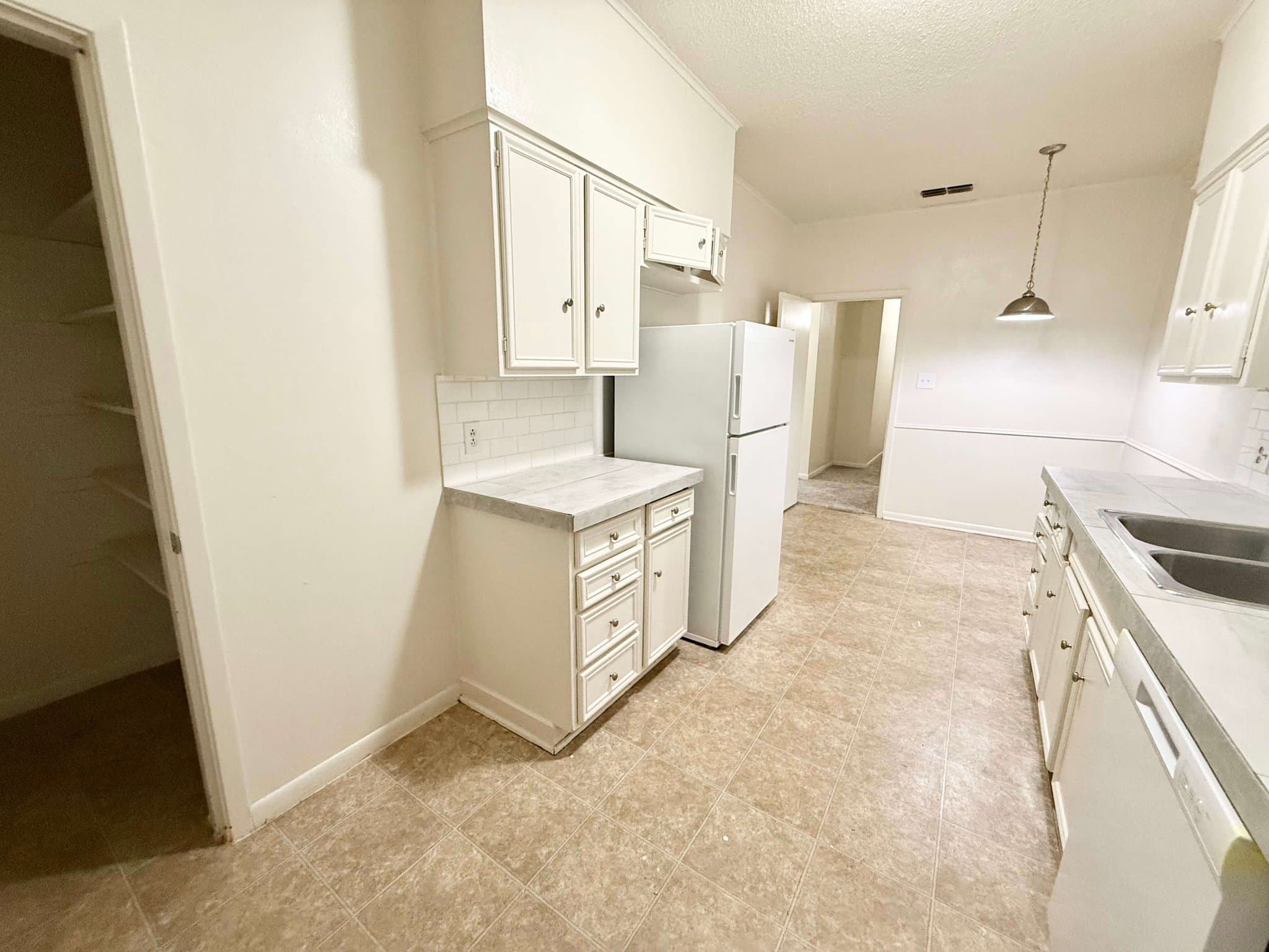 Tyler Multiplex: 420 S Chilton Apt. C