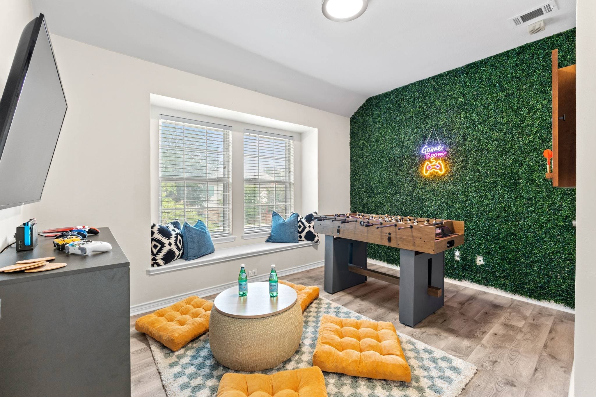 Richardson House: 2717 Orchid dr