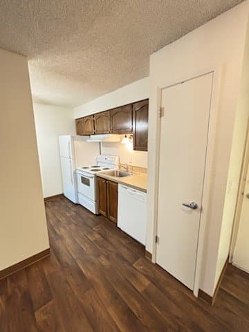 Beaverton Apartment: 3950 SW 102nd Ave
